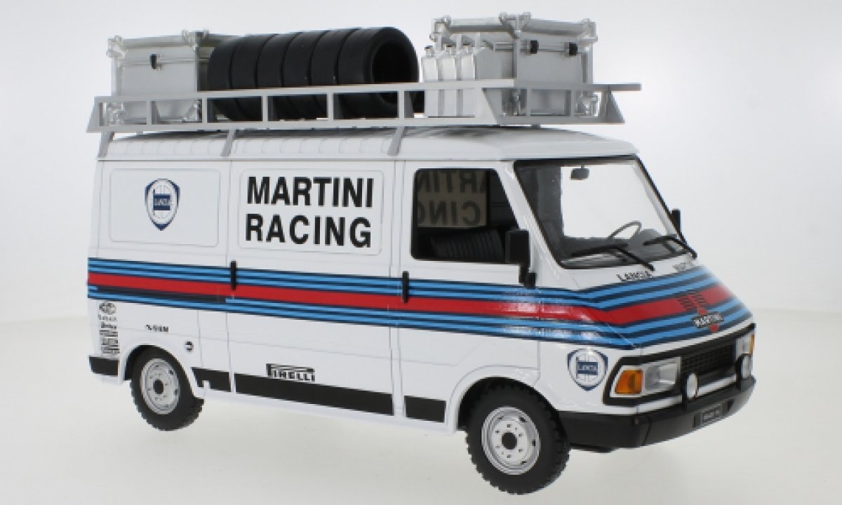 1:18 Fiat 242 Martini Rally Team Assistance 1990 IXO