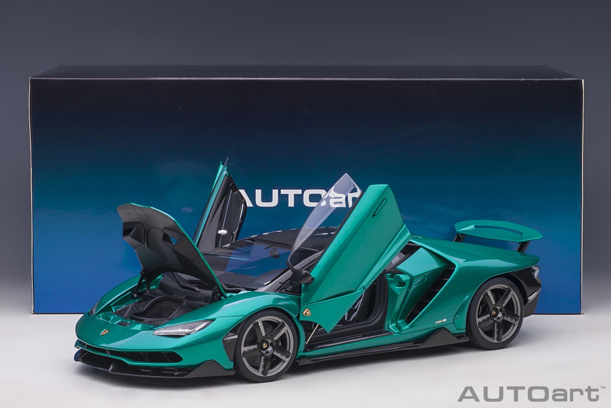 1:18 Lamborghini Centenario Verde Artemis AutoArt