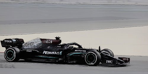 1:43 Mercedes-AMG Petronas F1 Team W12 Eq Performance - #44 Lewis Hamilton Winner Bahrain GP 2021 Minichamps