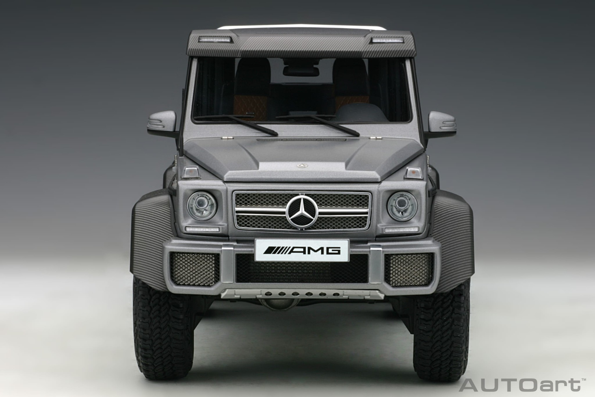 1:18 Mercedes-Benz G63 AMG 6x6 Designo Platinum Magno AutoArt