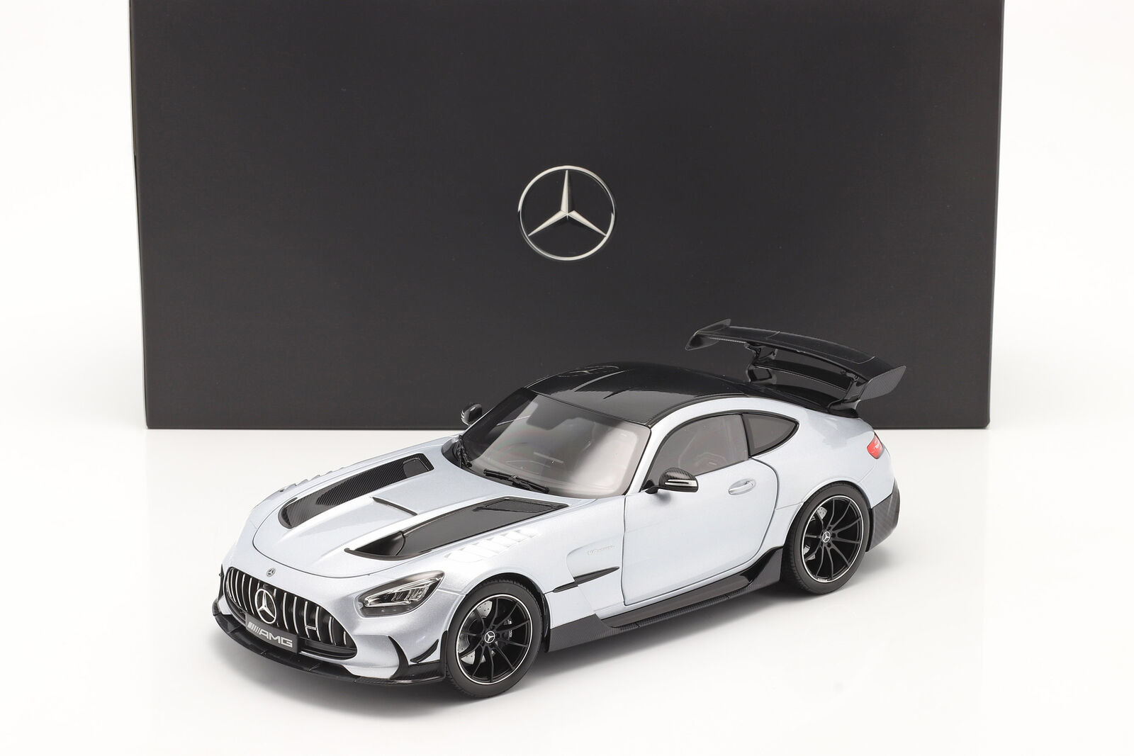 1:18 Mercedes-Benz AMG GT Black Series 2020 Zilver Norev
