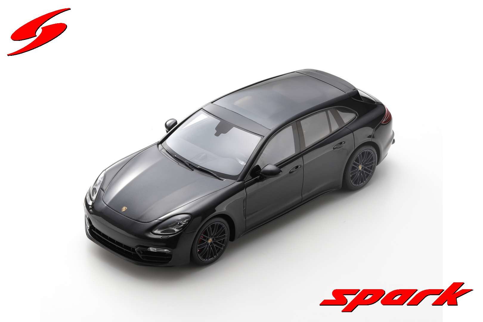 1:18 Porsche Panamera GTS Sport Turismo 2018 Black Spark