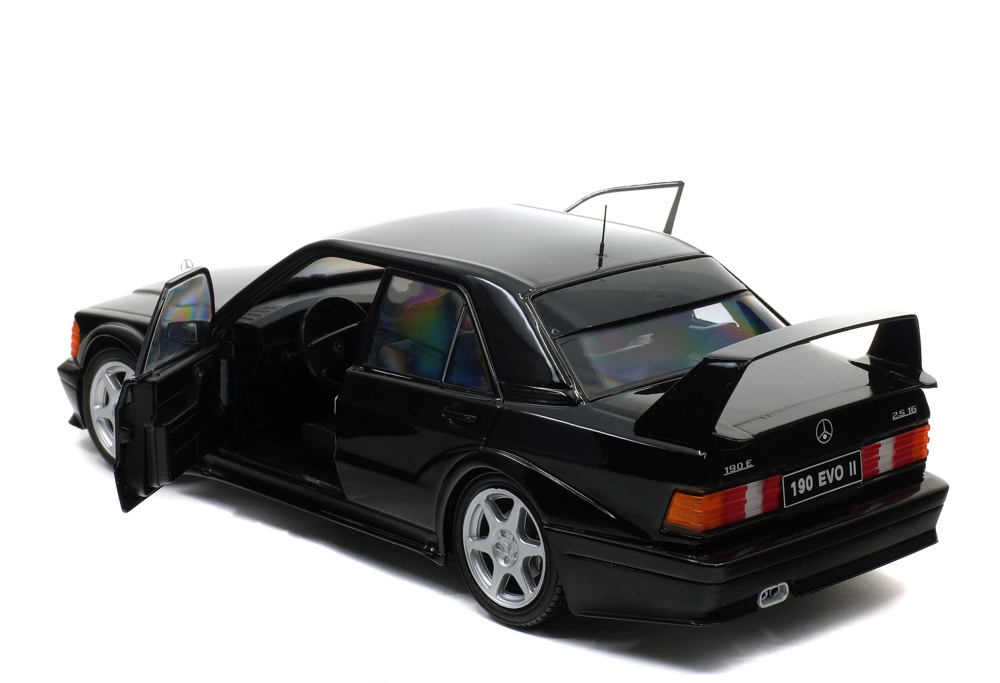 1:18 Mercedes-Benz 190E Evo2 Schwarz Solido