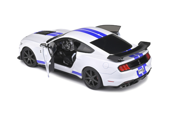 1:18 Ford Mustang GT500 Fast Track Solido