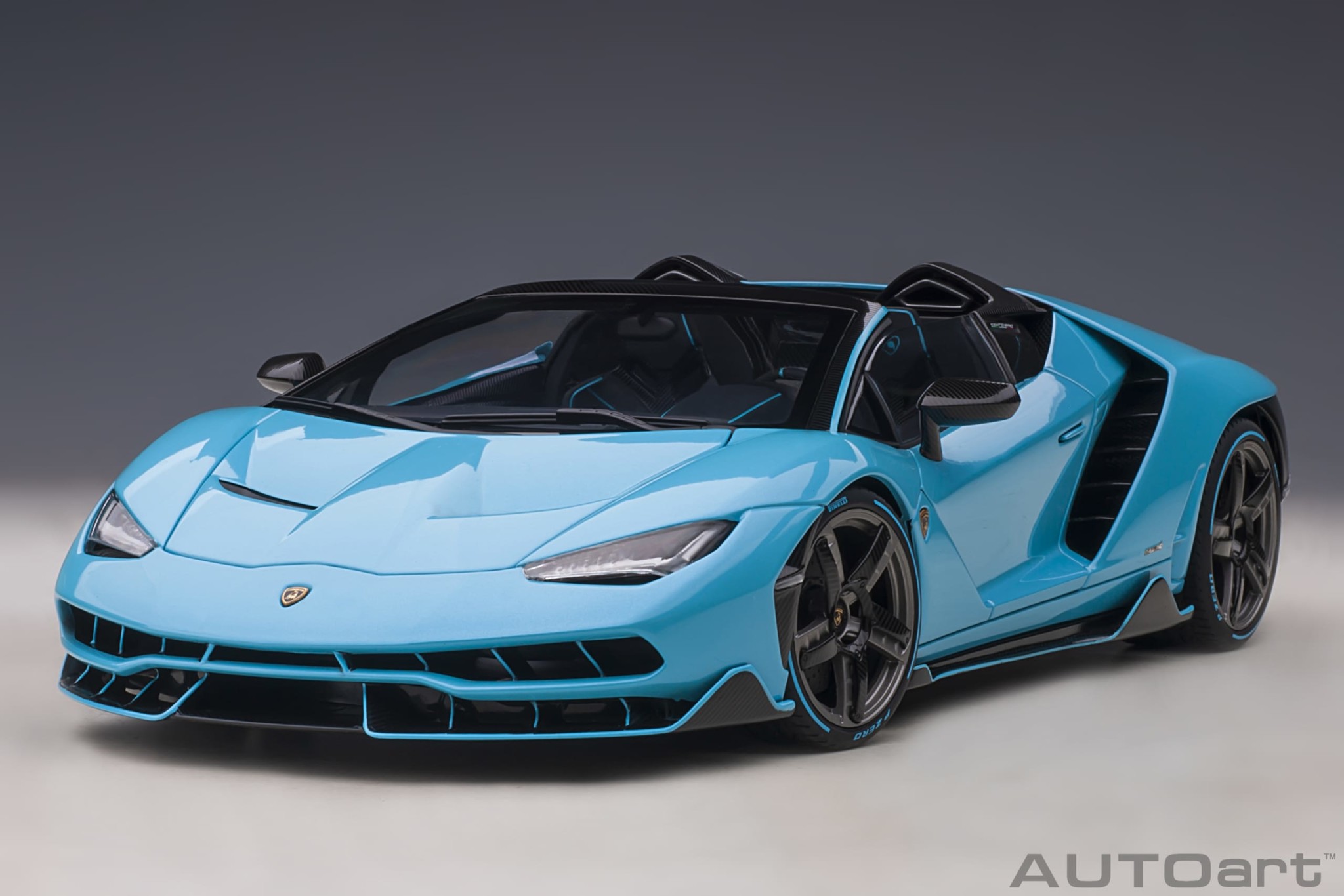 1:18 Lamborghini Centenario Roadster Blu Cepheus Autoart