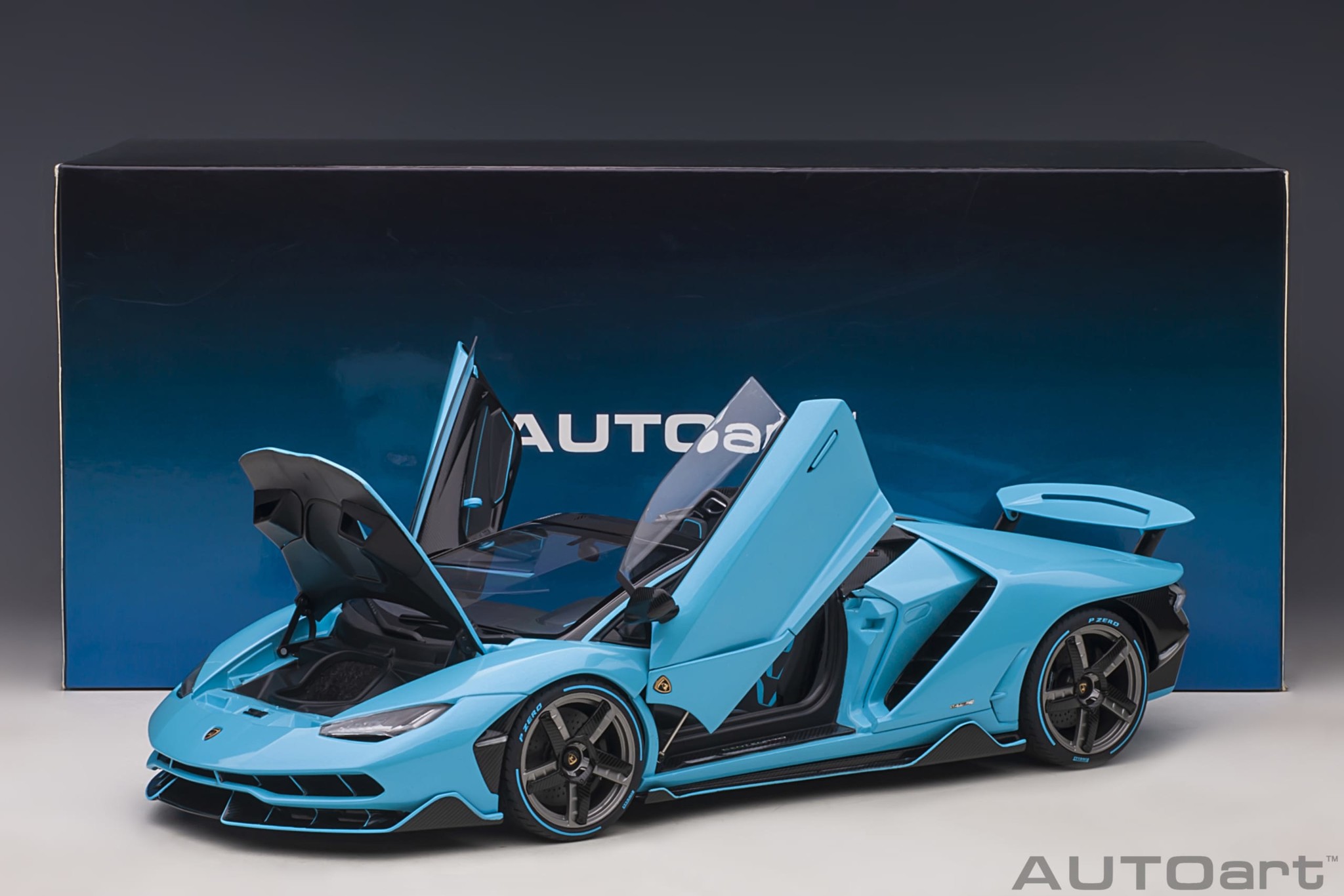 1:18 Lamborghini Centenario Roadster Blu Cepheus Autoart