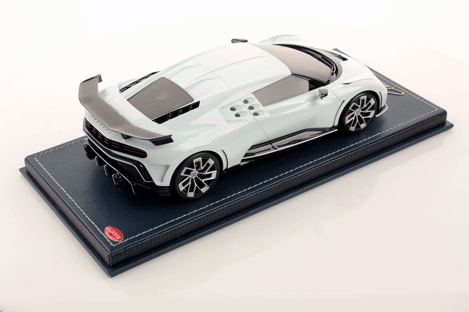 1:18 Bugatti Centodieci Quartz White MR Collection
