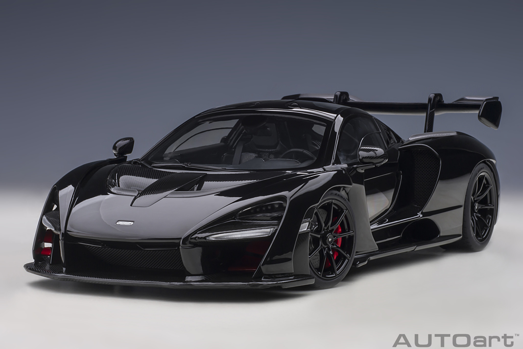 1:18 McLaren Senna - Stealth Cosmos Black Autoart