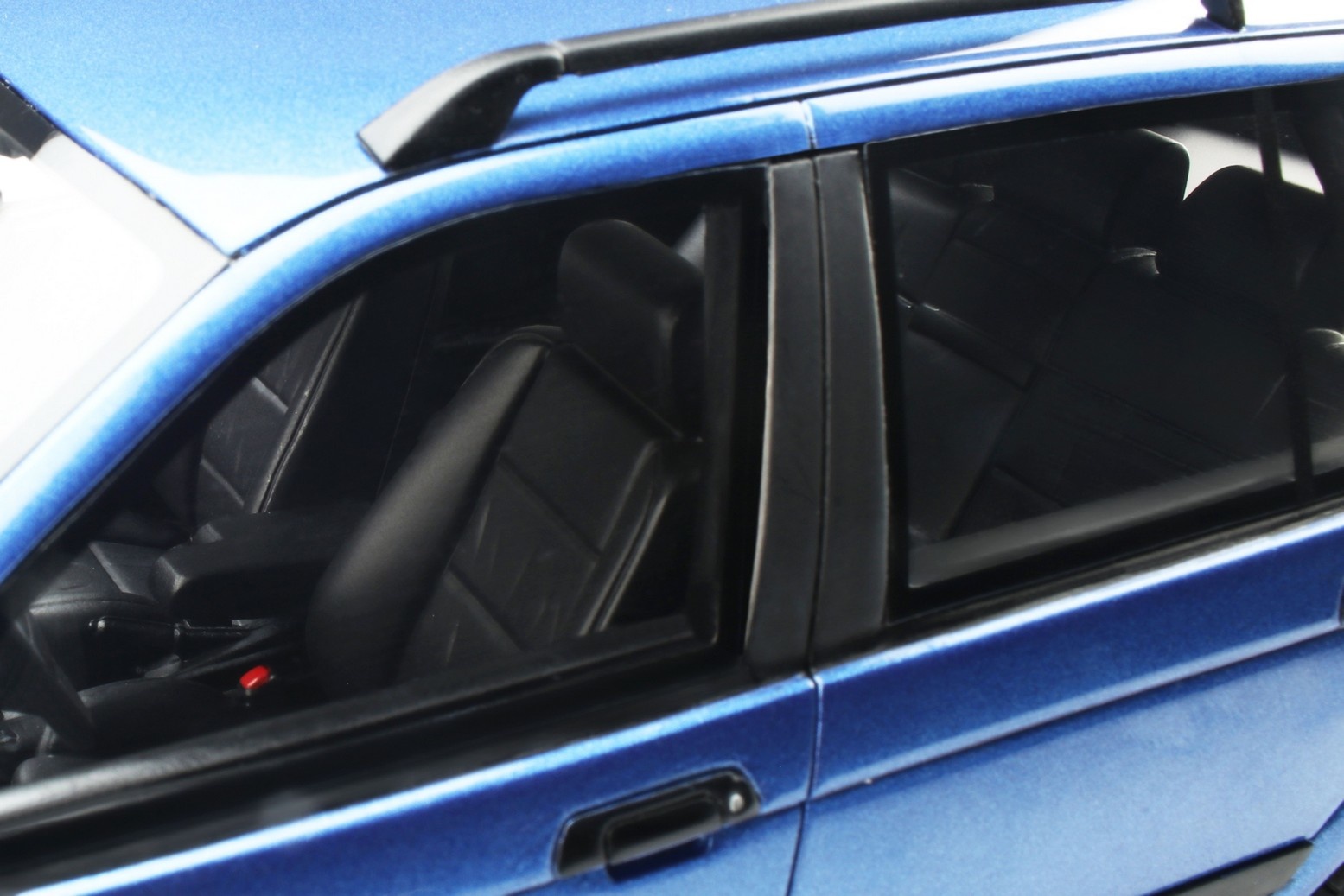 1:18 BMW E36 Touring 328I M Pack Blau OttoMobile