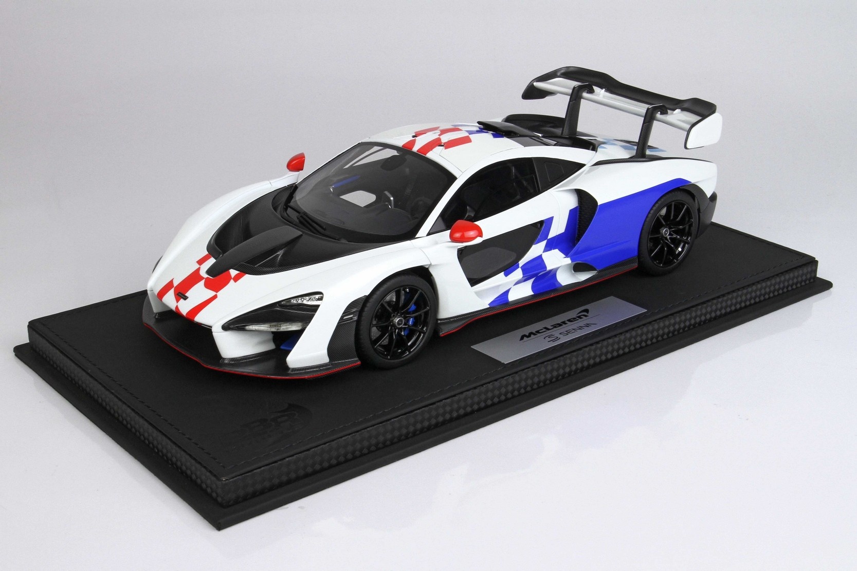 1:18 McLaren Senna Silica White Metallic BBR