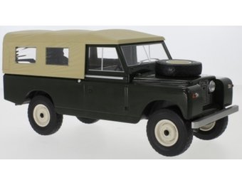 1:18 Land Rover 109