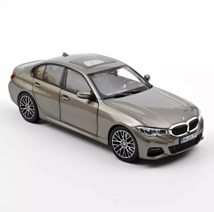 1:18 BMW 330i 2019 - Silver Norev