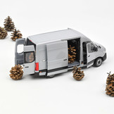 1:18 Mercedes Sprinter Kastenwagen zilver Norev