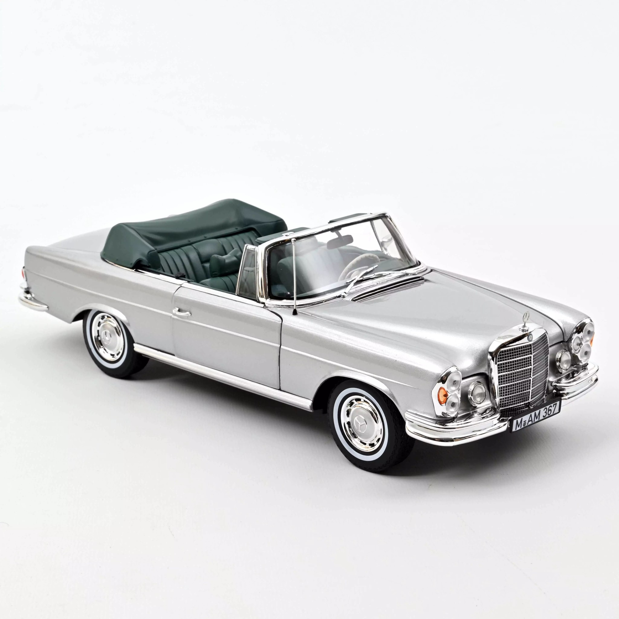 1:18 Mercedes-Benz 280SE Cabriolet 1969 Norev
