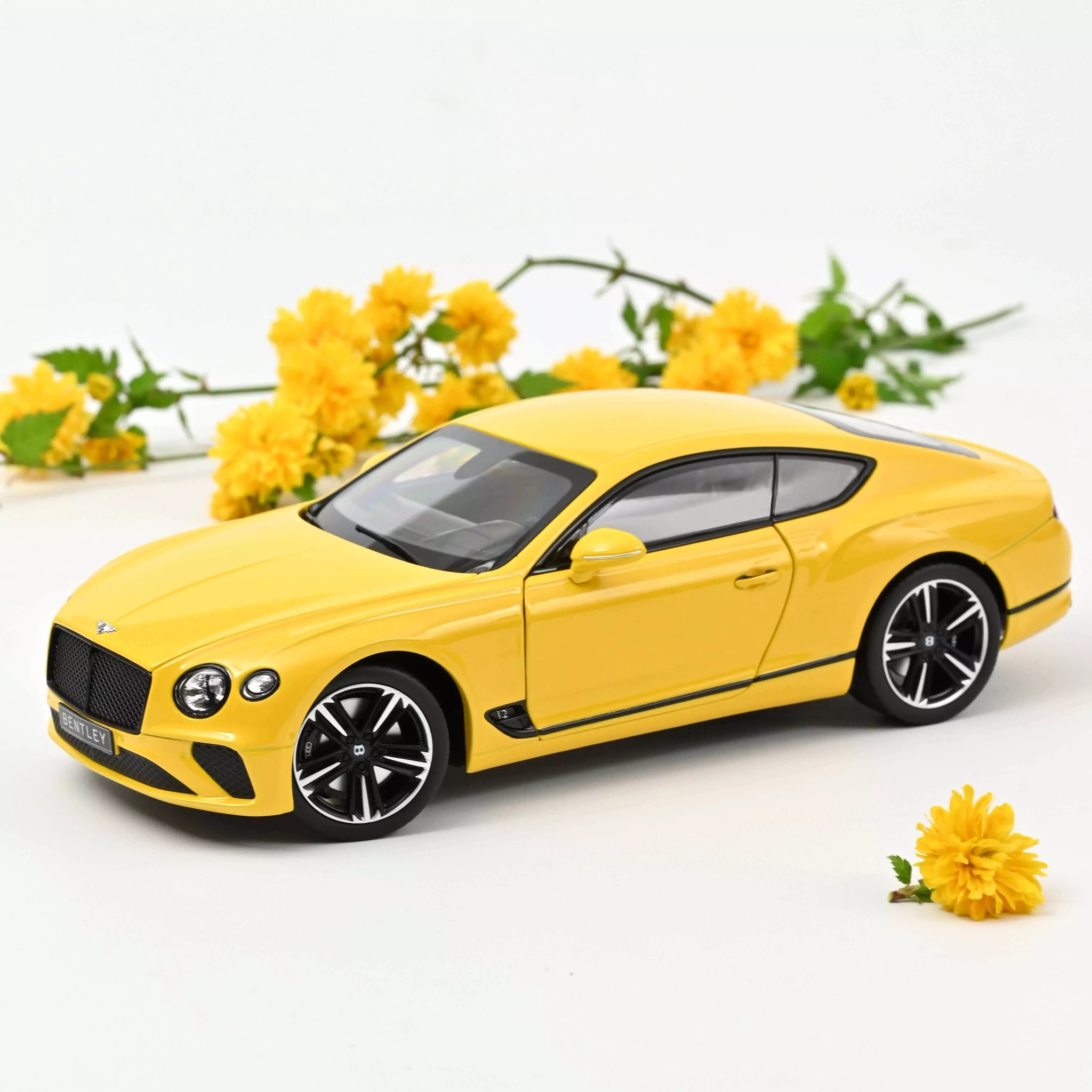1:18 Bentley Continental GT 2018 - Monaco Yellow Norev