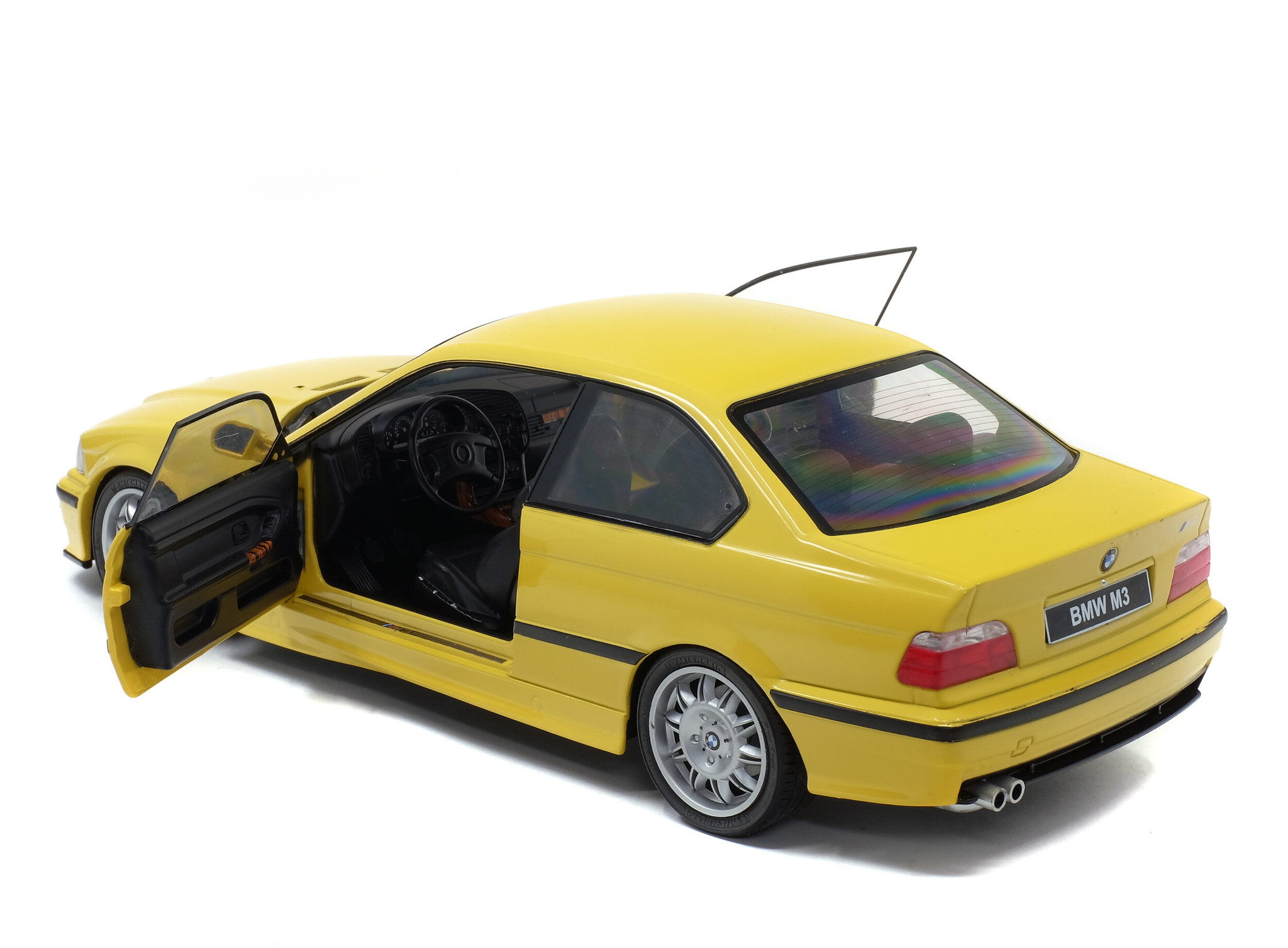 1:18 BMW M3 E36 Coupe Dakar Yellow Solido