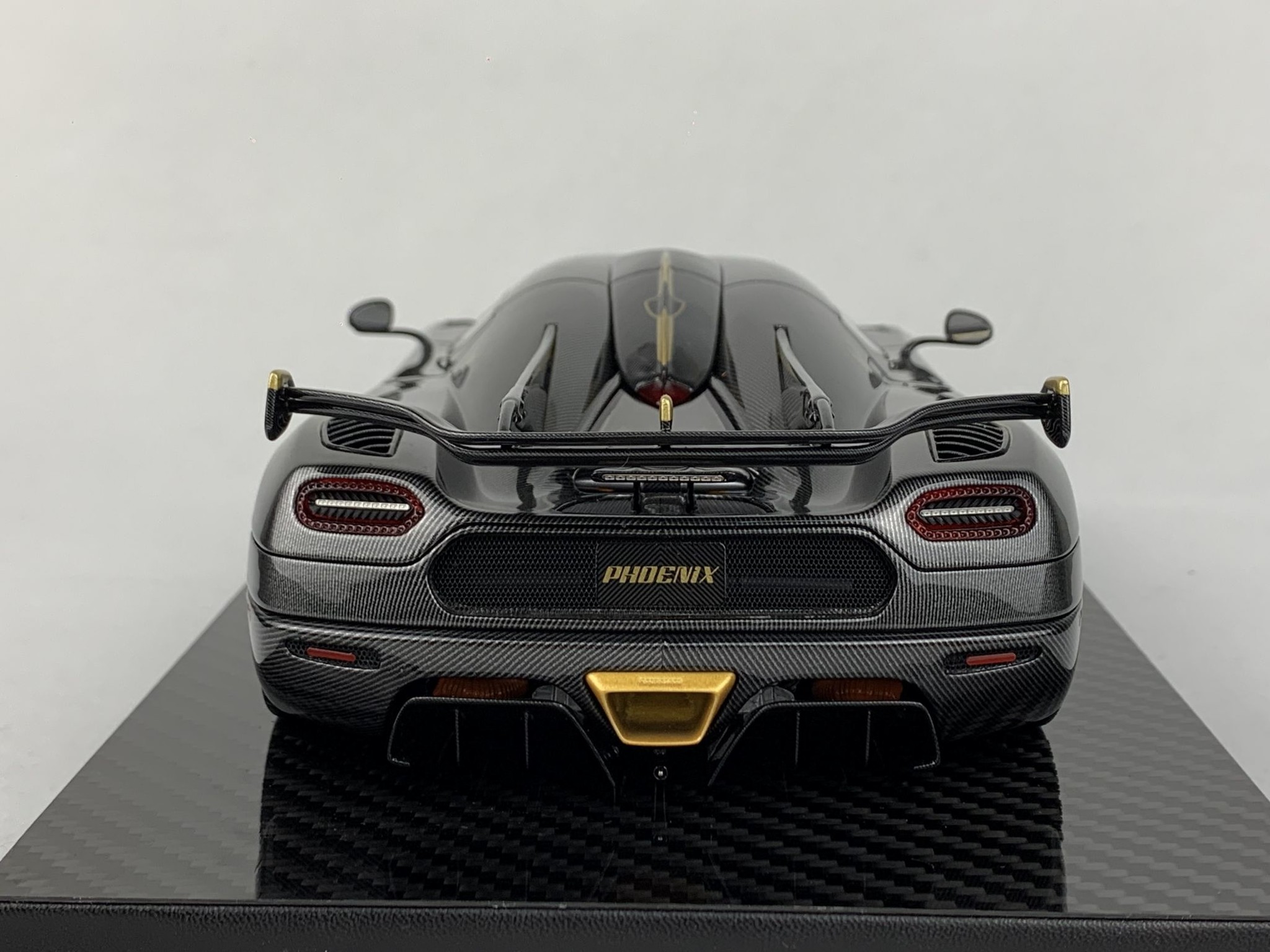 1:18 Koenigsegg Agera RS Phoenix Carbon FrontiArt