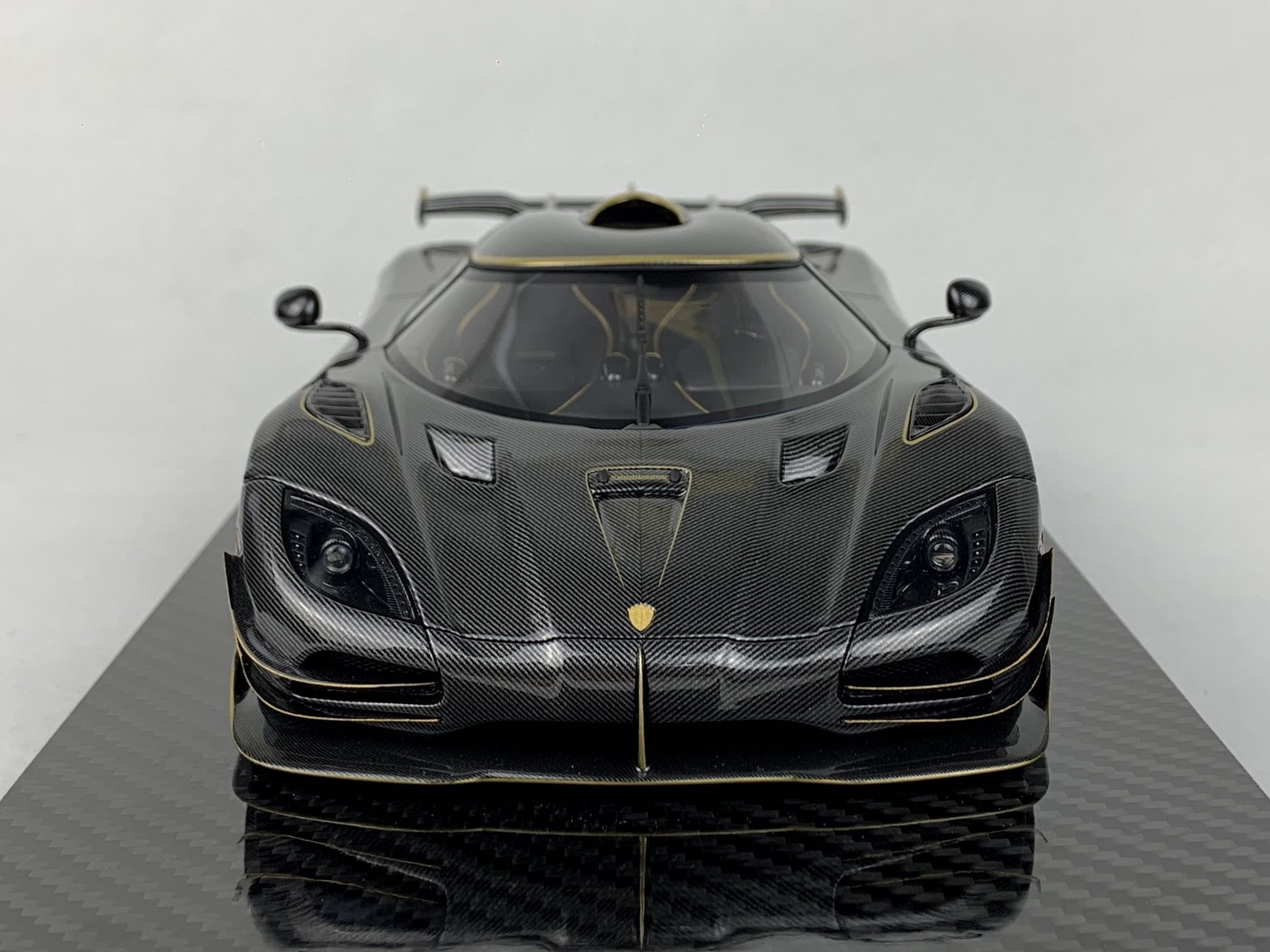 1:18 Koenigsegg Agera RS Phoenix Carbon FrontiArt