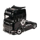 1:18 Scania 730S 4X2 V8 Sattelzugmaschine with V8 Decor NZG