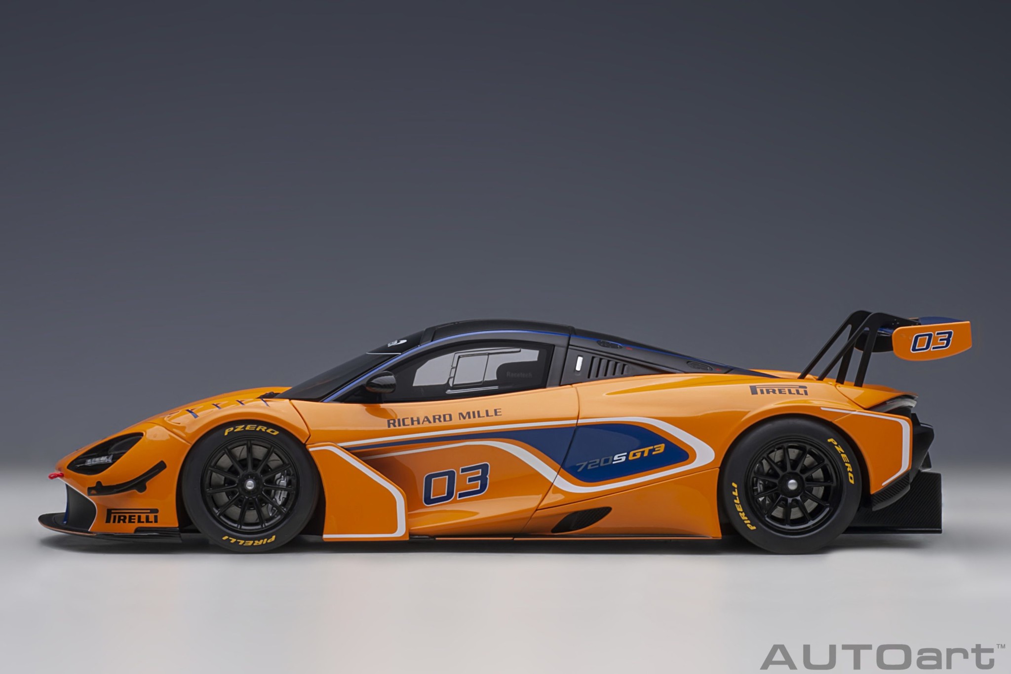 1:18 McLaren 720S GT3 Presentation - Orange Autoart