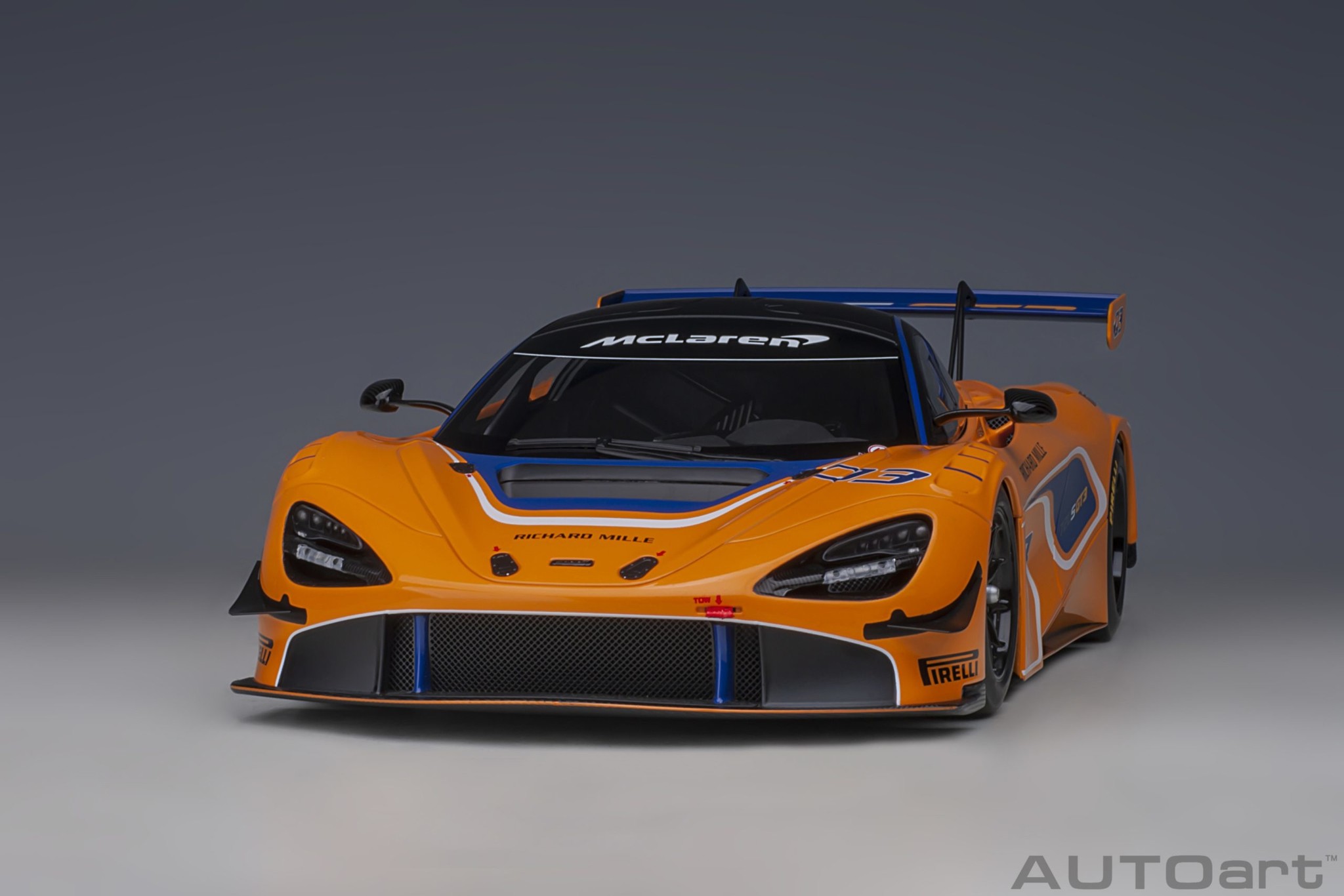 1:18 McLaren 720S GT3 Presentation - Orange Autoart