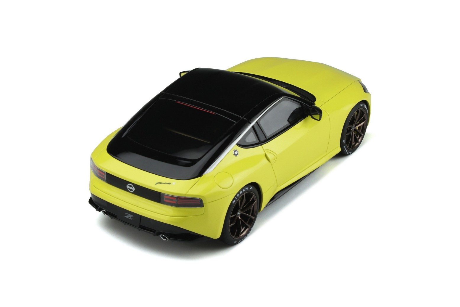 1:18 Nissan Z Proto 2020 Yellow GT Spirit