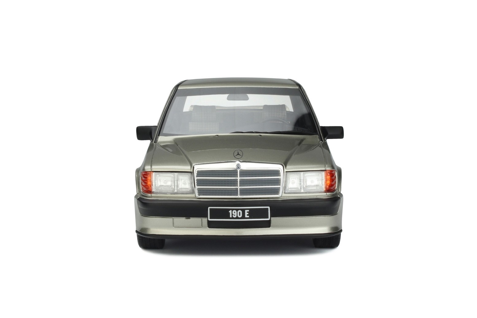 1:18 Mercedes-Benz W201 190E 2.5 16S Silver OttoMobile