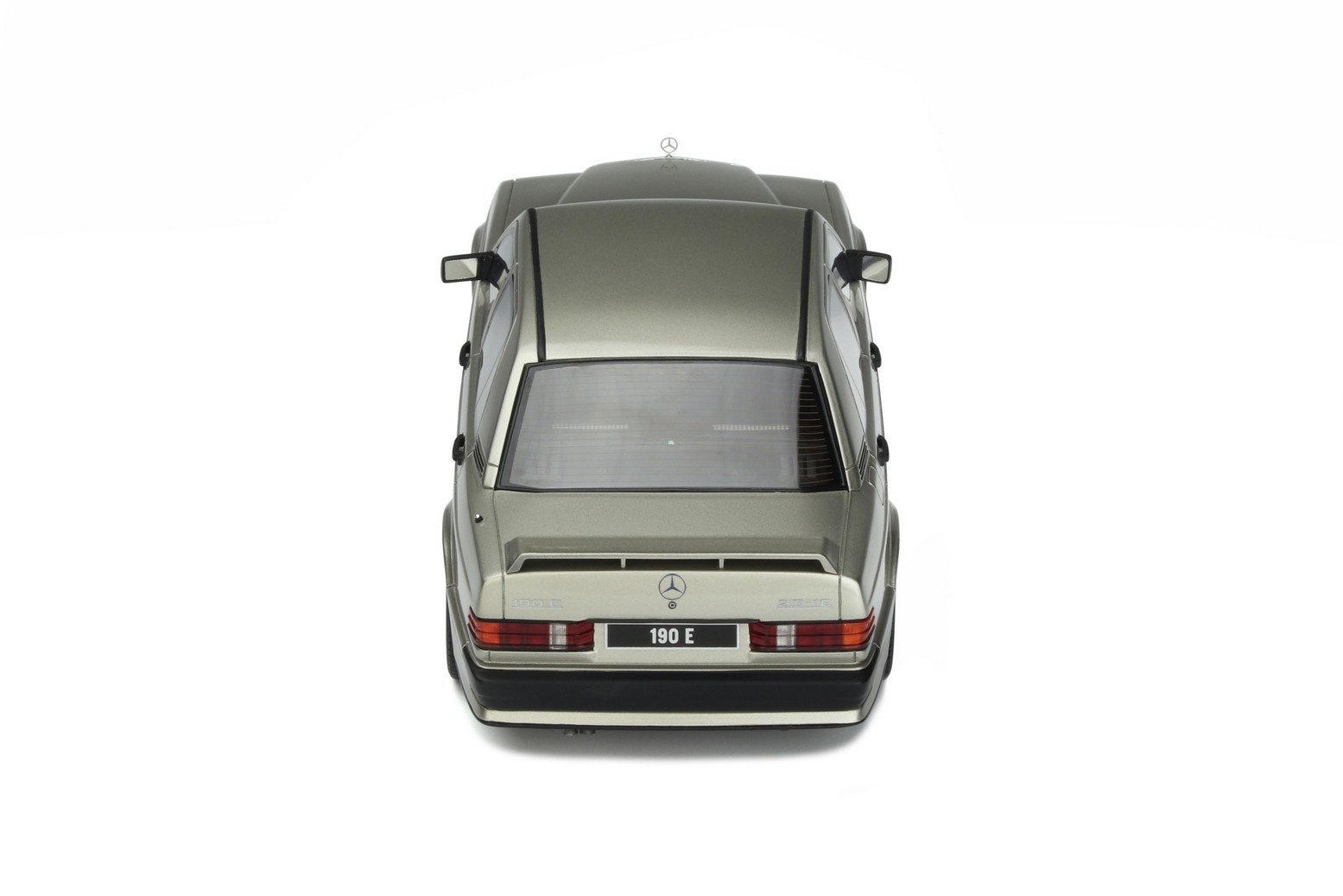 1:18 Mercedes-Benz W201 190E 2.5 16S Silver OttoMobile