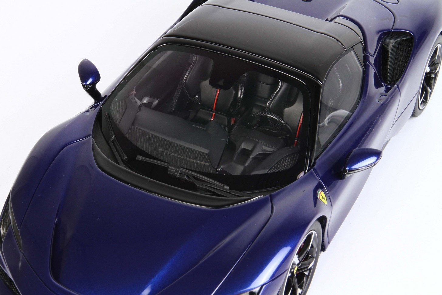 1:18 Ferrari SF90 Stradale Spider Roof Closed 'Blu Elettrico Metallic' BBR