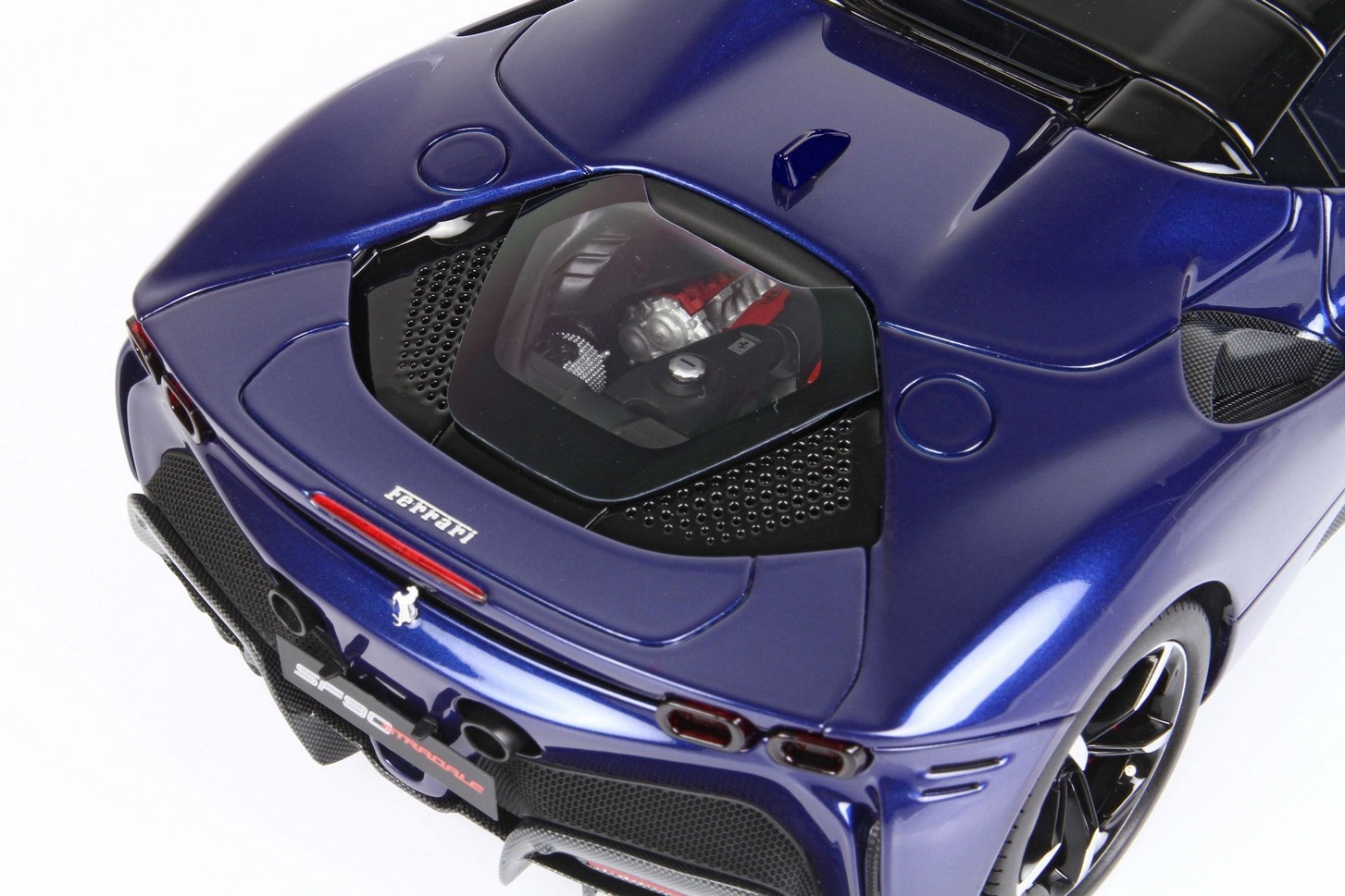 1:18 Ferrari SF90 Stradale Spider Roof Closed 'Blu Elettrico Metallic' BBR