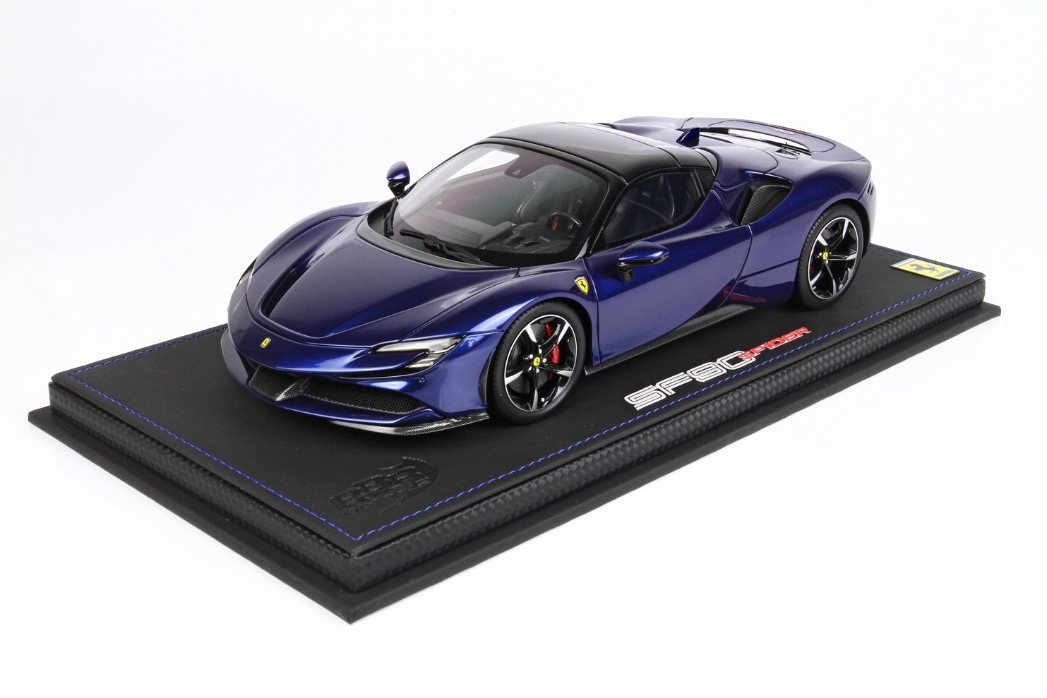 1:18 Ferrari SF90 Stradale Spider Roof Closed 'Blu Elettrico Metallic' BBR