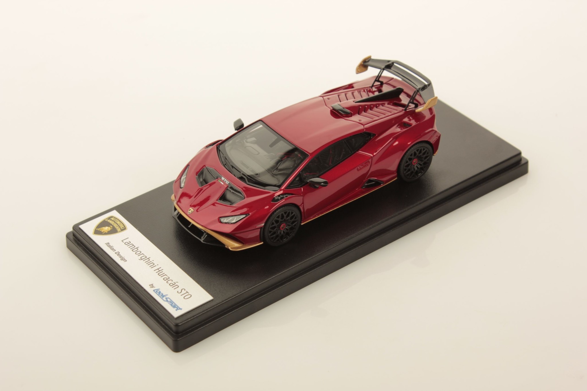 1:43 Lamborghini Huracan STO Rosso Efesto & Oro Elios Looksmart