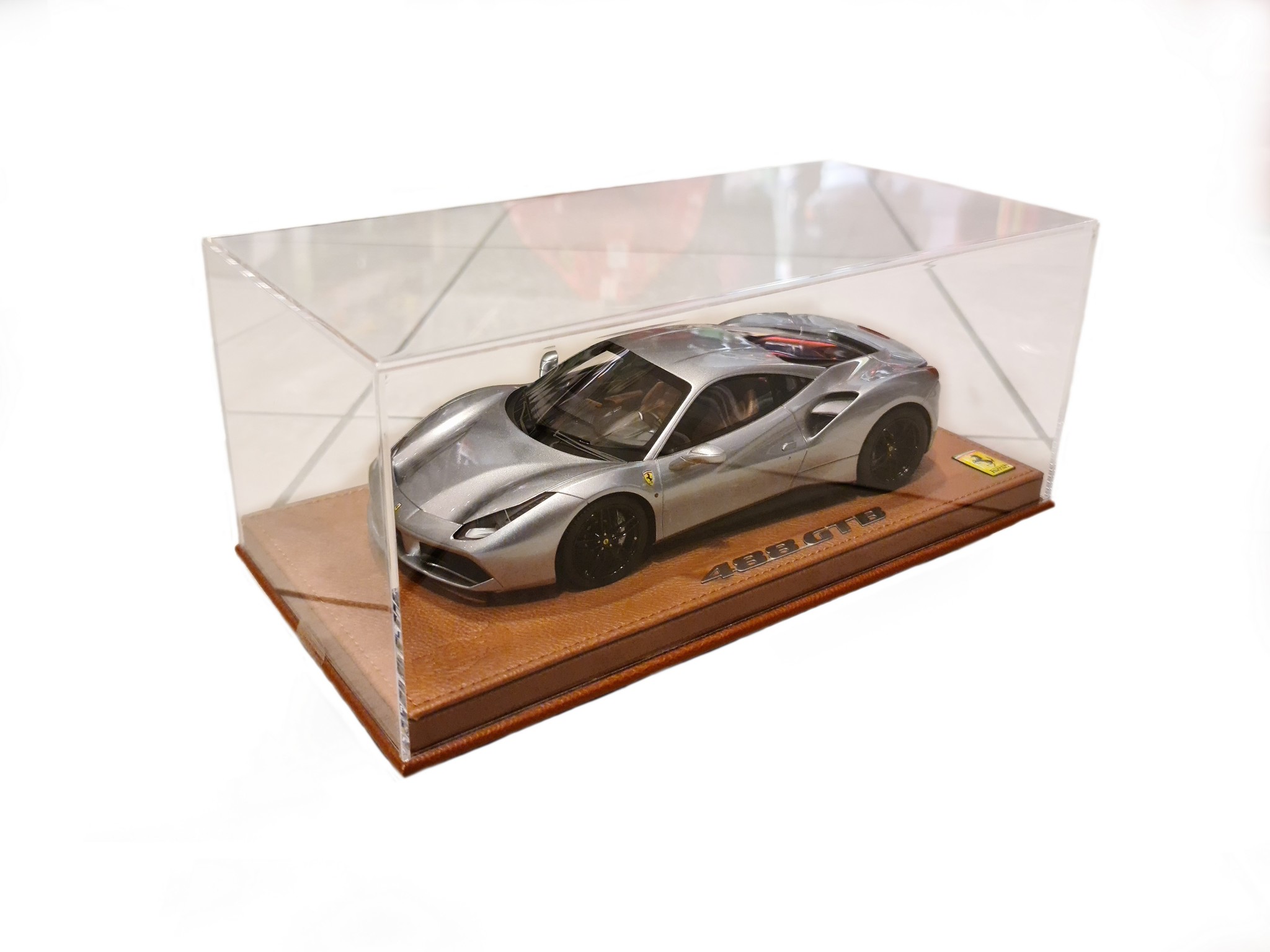 1:18 Ferrari 488 GTB  Grigio 03/10 pcs BBR