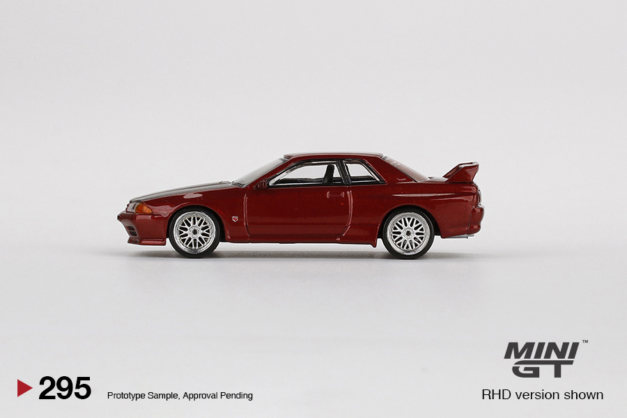 1:64 Nissan Skyline GT-R R32 BBS LM Wheels RHD MiniGT