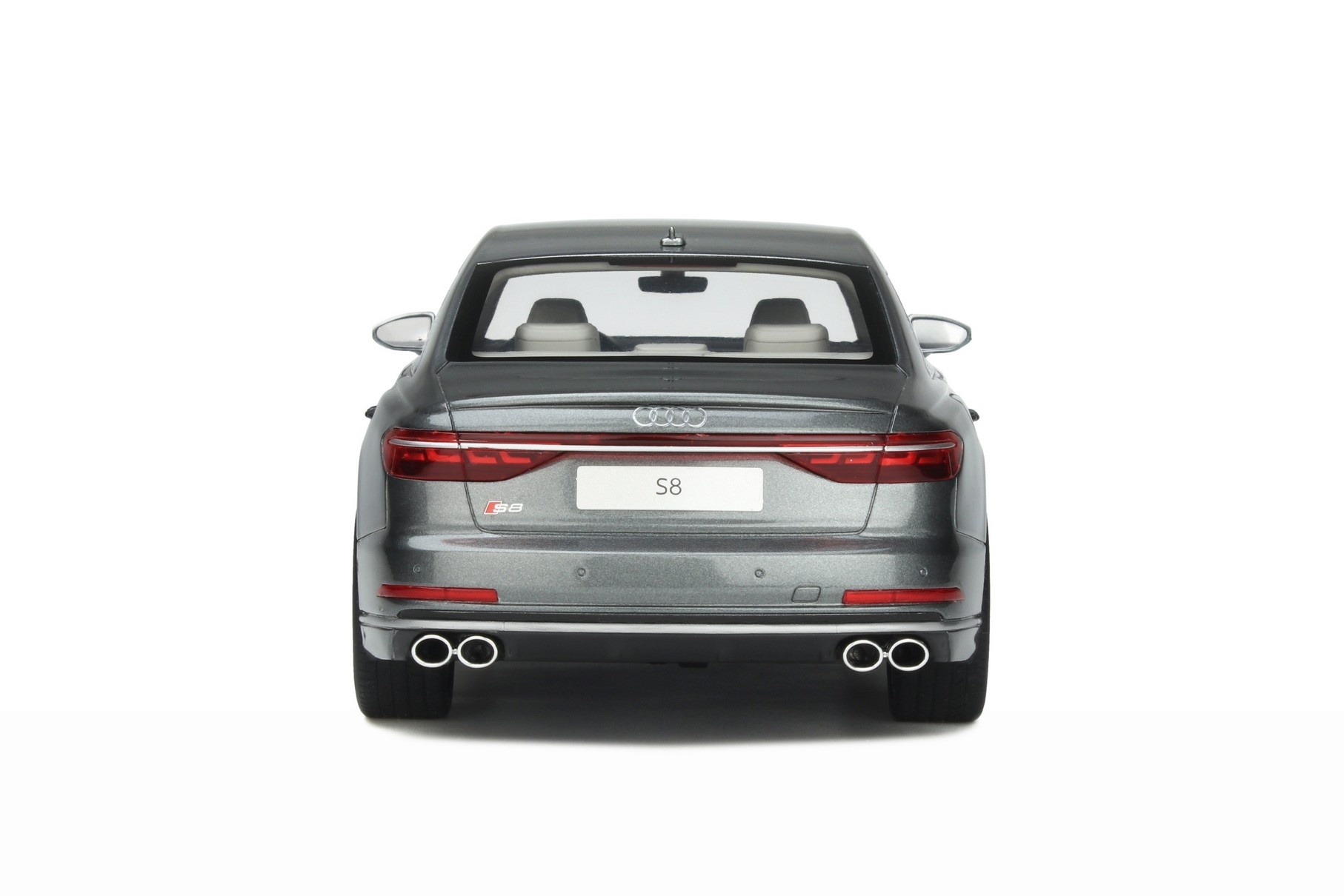 Scalemodel 1:18 Audi S8 - Daytona Grey GT Spirit