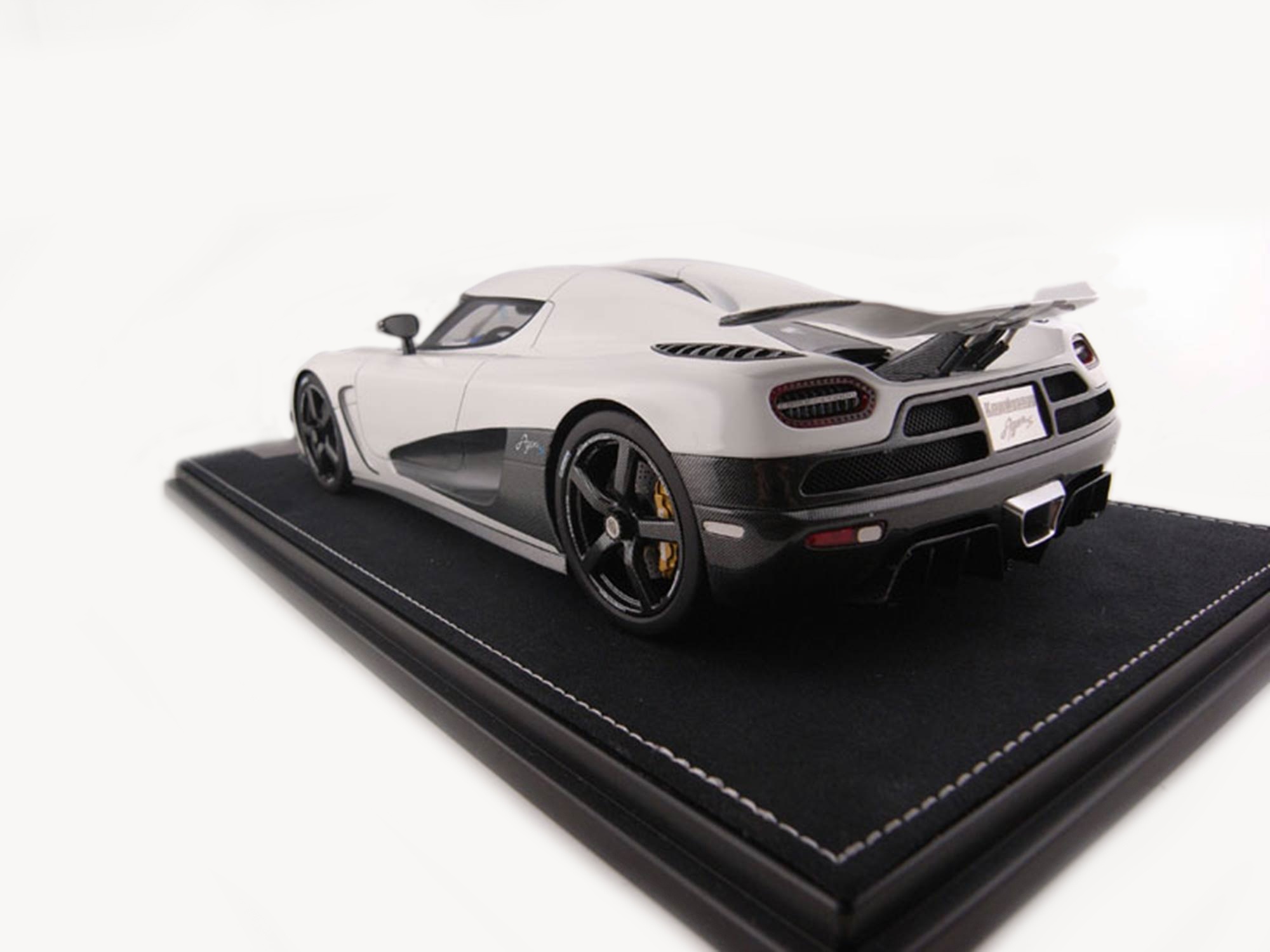 Scalemodel 1:18 Koenigsegg Agera S White FrontiArt