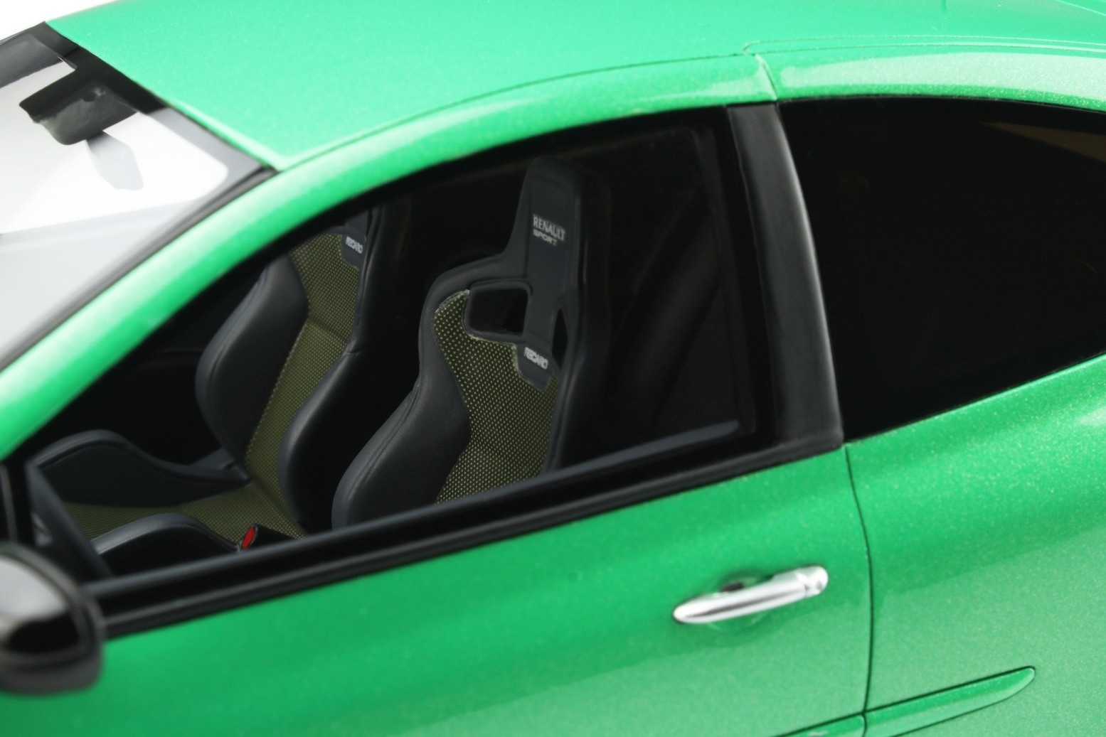 Schaalmodel 1:18 Renault Clio 3 RS Phase 2 Alien Green 2011 OttoMobile