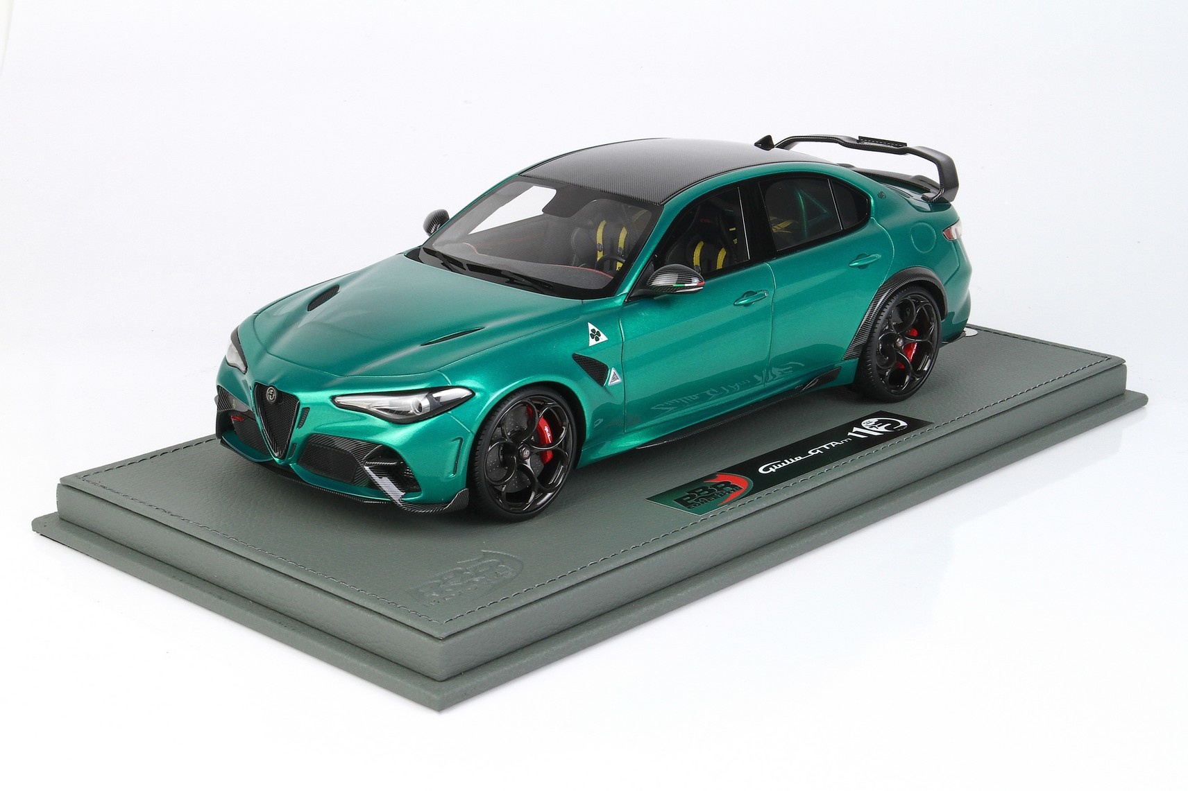 1:18 Alfa Romeo Giulia GTAM - Verde Montreal & Red Brakes BBR