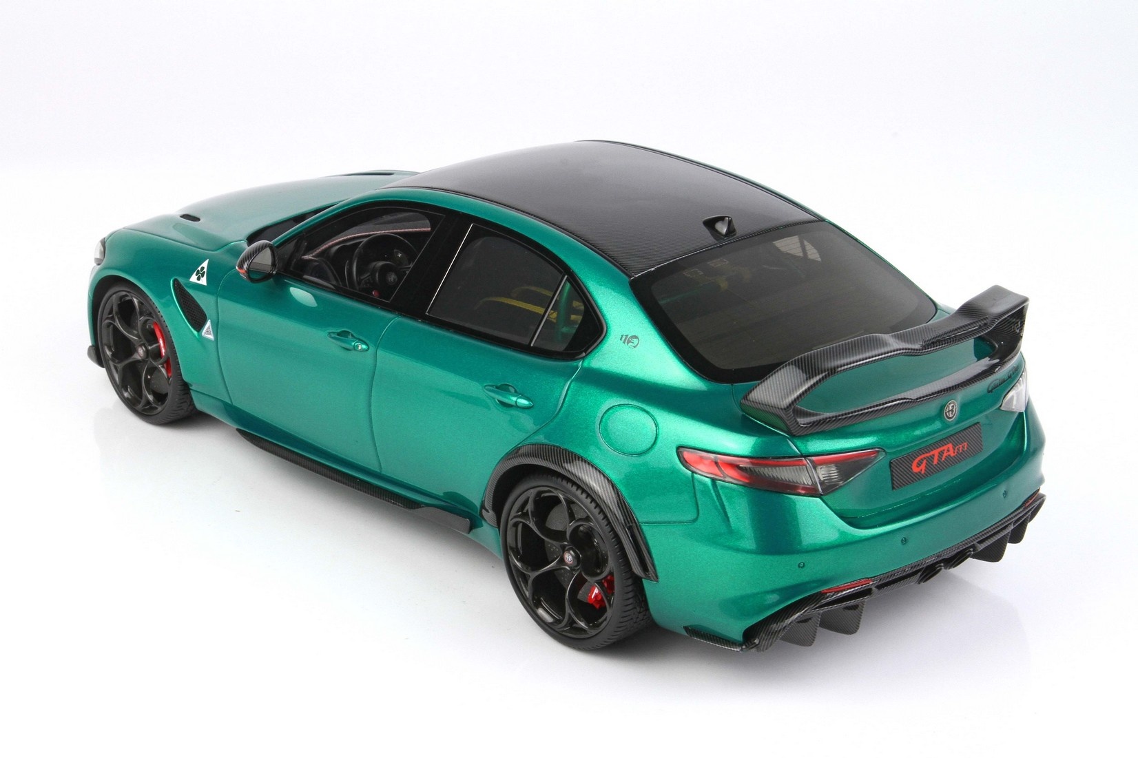 1:18 Alfa Romeo Giulia GTAM - Verde Montreal & Red Brakes BBR