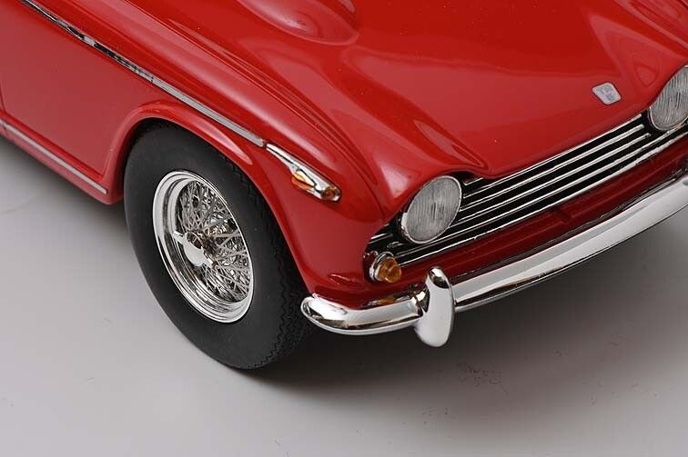 1:18 Triumph TR5 Surrey Top red Schuco