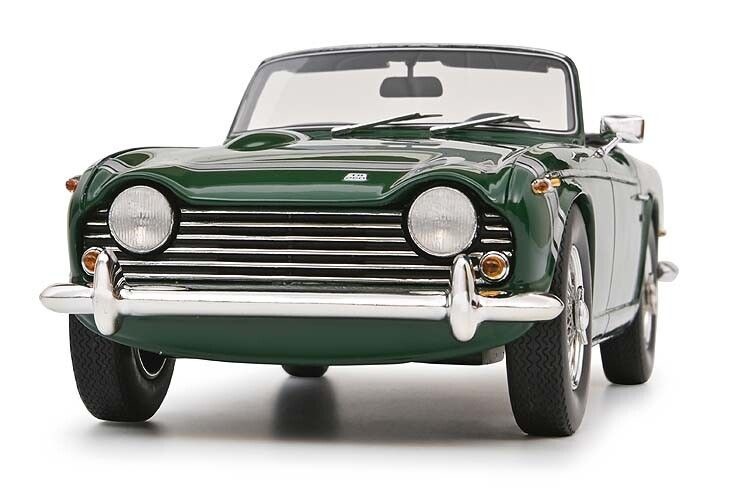 1:18 Triumph TR 250 Grün Schuco