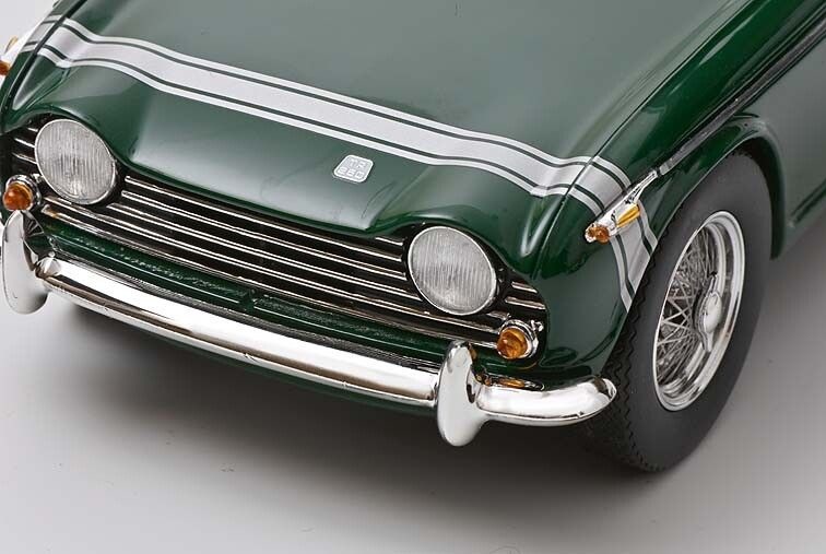 1:18 Triumph TR 250 Grün Schuco