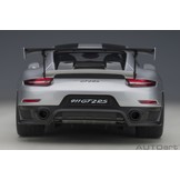 1:18 Porsche 911 GT2 RS - Weissach Package - GT Silver AutoArt