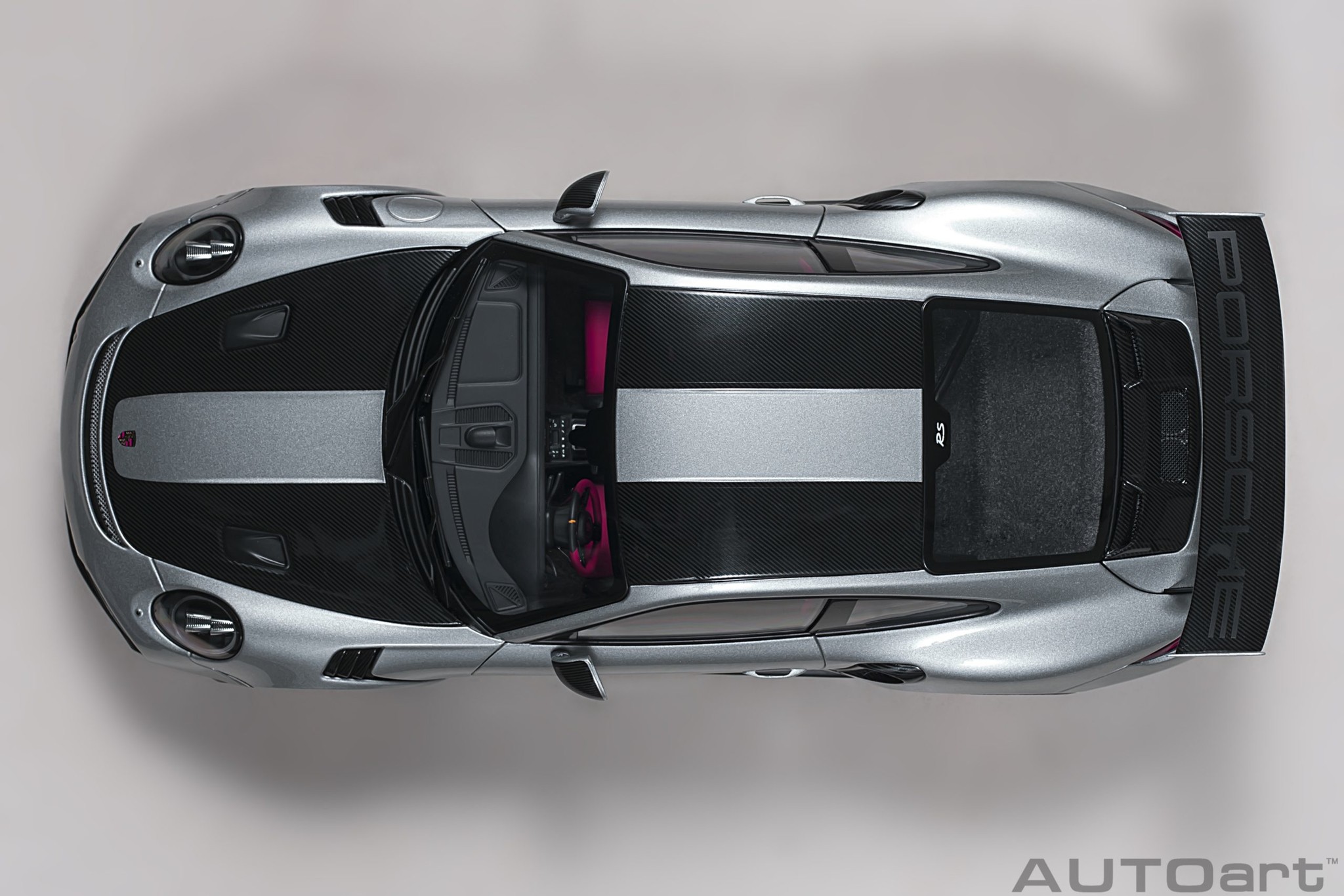 1:18 Porsche 911 GT2 RS - Weissach Package - GT Silver AutoArt