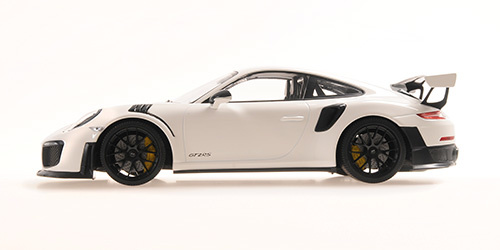 1:18 Porsche 911 (991.2) GT2 RS 2019 White Minichamps