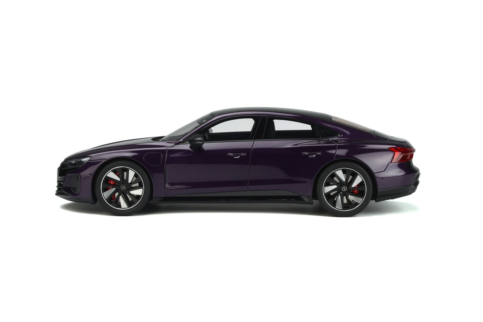 1:18 Audi RS e-Tron GT 2021 - Velvet Violet Purple GT Spirit