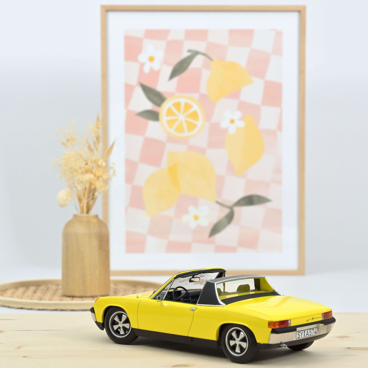 1:18 Volkswagen-Porsche 914-6 1973 Geel Norev