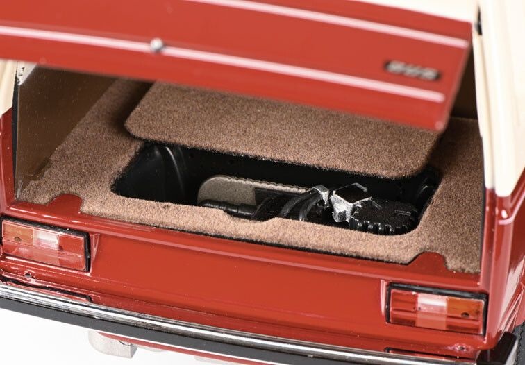 1:18 Volkswagen T3a rot / beige Schuco