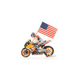 1:12 Honda RC211V #69 Nicky Hayden with Figurine and Flag MotoGP 2006