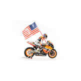 1:12 Honda RC211V #69 Nicky Hayden with Figurine and Flag MotoGP 2006